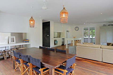 77 Butler Street, Byron Bay - Lantana Beach House - Accommodation Mount Tamborine 0