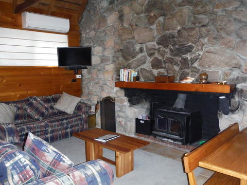 81 On Freycinet - Accommodation Mount Tamborine 2