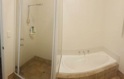 A Better Life Animal Sanctuary FarmStay - Private Two-Bedrooms, Lounge Room & Bathroom & Toilet, Shared Kitchen - Accommodation Mount Tamborine 1