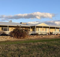 A Better Life Animal Sanctuary FarmStay - Private Two-Bedrooms Lounge Room  Bathroom  Toilet Shared Kitchen - Accommodation Mount Tamborine