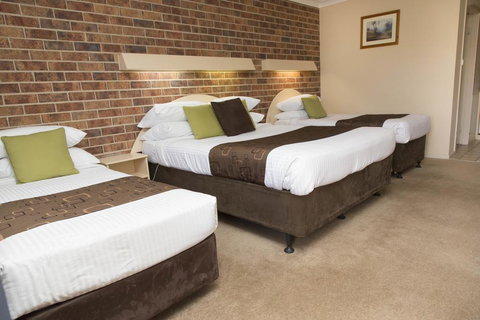 A Line Motel - Accommodation Mount Tamborine 3