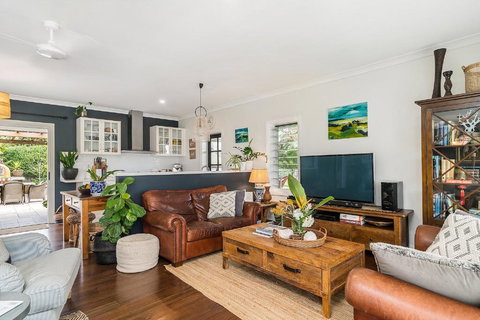 A PERFECT STAY - Byron Hills Hinterland Retreat - Accommodation Mount Tamborine 2