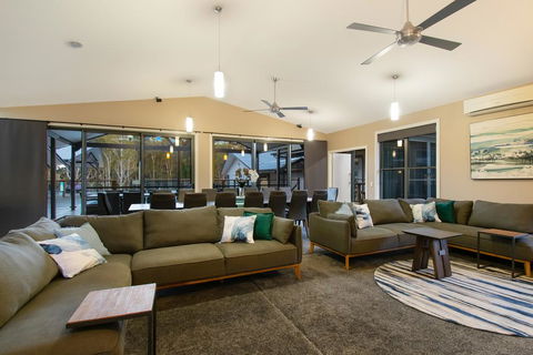 A PERFECT STAY - Lennox Unique Coastal Retreat - Accommodation Mount Tamborine 3