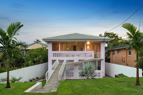 A PERFECT STAY - Sunset Beach - Surfside - Accommodation Mount Tamborine 1