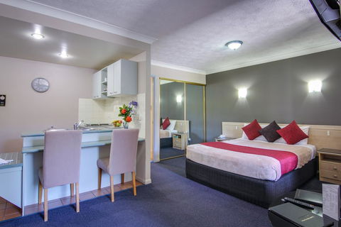 AAA Airport Albion Manor Apartments And Motel - Accommodation Mount Tamborine 0