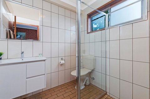 AAt 28 Goldsmith Motel - Accommodation Mount Tamborine 3