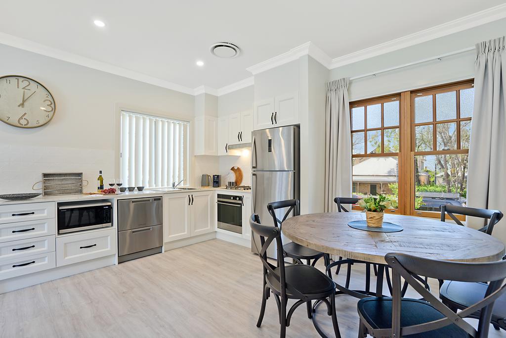 Maitland NSW Accommodation Mount Tamborine