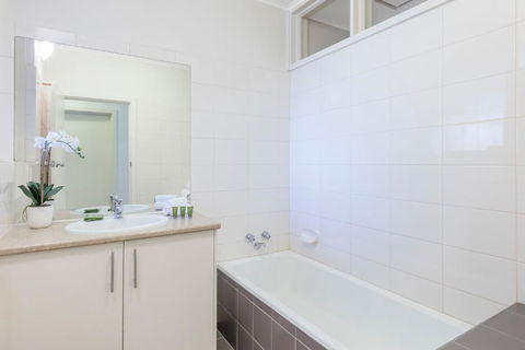 Dorset Gardens Hotel - Accommodation Mount Tamborine 1