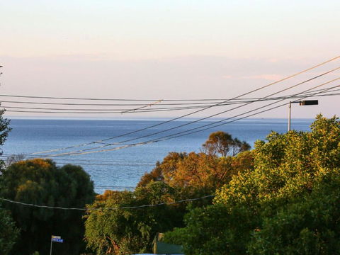 DROMANA BEACH SHACK - Accommodation Mount Tamborine 2