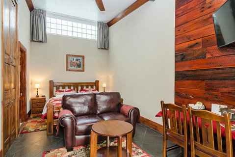 Eagle Foundry Bed & Breakfast - Accommodation Mount Tamborine 4