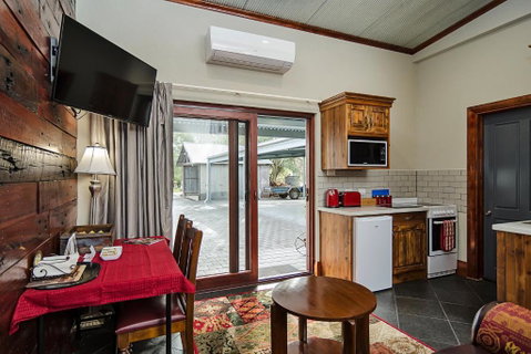 Eagle Foundry Bed & Breakfast - Accommodation Mount Tamborine 3