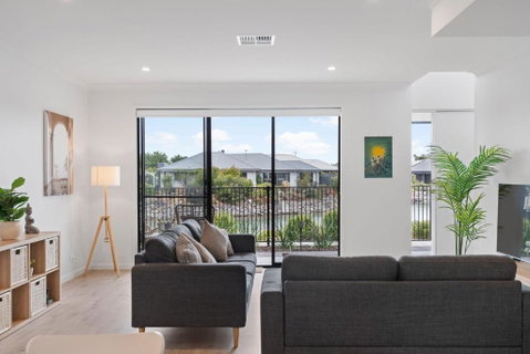 East Meets West At Victor U3-13 Central Dr VH-No Linen Included - Accommodation Mount Tamborine 4