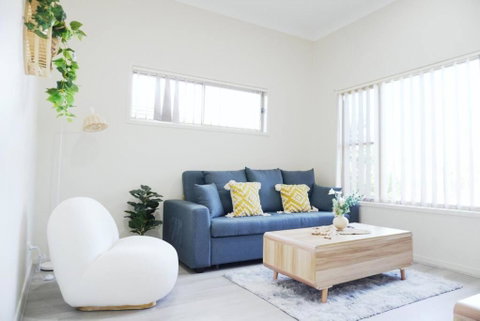 Entire House In Pimpama - Accommodation Mount Tamborine 3