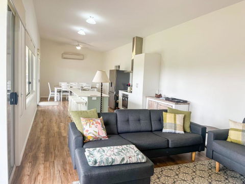 Eucalyptus House - Accommodation Mount Tamborine 2