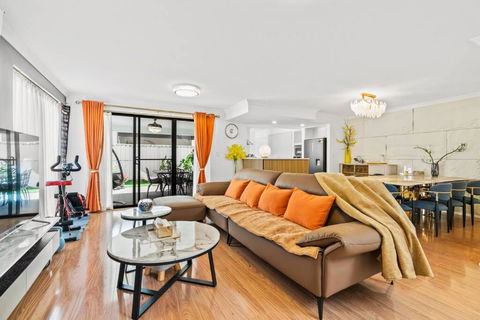 Equitice Autumn Moonlight Villa - Accommodation Mount Tamborine 0