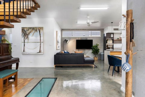 Exquisite Beachside Mansion - Accommodation Mount Tamborine 4