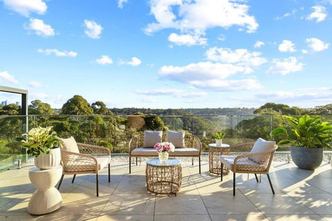 Exquisite Home With Pool & National Park Views - Accommodation Mount Tamborine 2