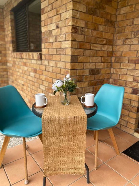 Fabulous Canal-front Unit In Mooloolaba - Accommodation Mount Tamborine 3