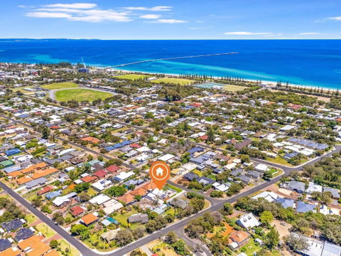 Fairbairn Family Beach Bungalow - Accommodation Mount Tamborine 1
