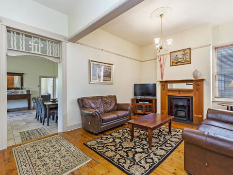 Fairholme Townhouse - Accommodation Mount Tamborine 0
