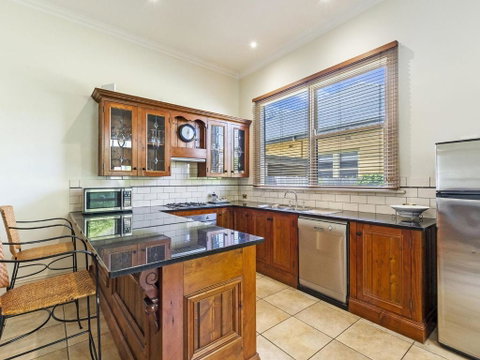 Fairholme Townhouse - Accommodation Mount Tamborine 3