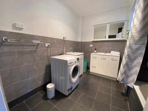 Family Friendly 4BR Townhouse Near Mt. Stromlo - Accommodation Mount Tamborine 3