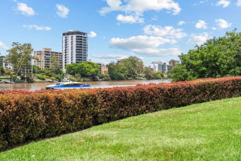 Family-Friendly Home In Vibrant West End - Accommodation Mount Tamborine 4