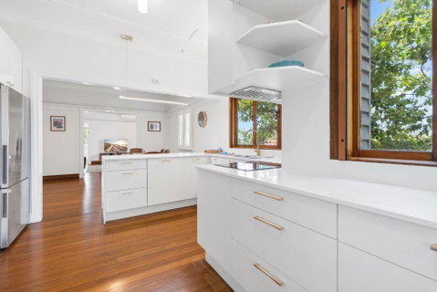 Family-Friendly Home In Vibrant West End - Accommodation Mount Tamborine 2