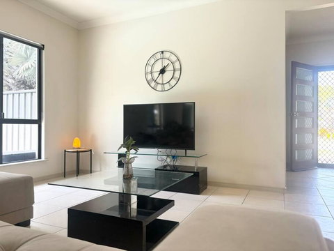 Family Friendly Tropical Oasis With Saltwater Pool - Accommodation Mount Tamborine 4