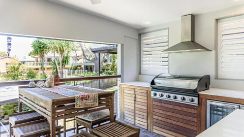 Family Fun House - Pet Friendly - Accommodation Mount Tamborine 4