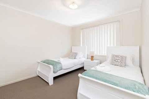 Family Home For A Fiesta - Accommodation Mount Tamborine 4
