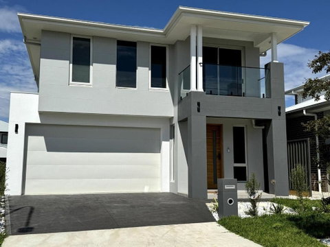 Fantastic Luxury 4 Bedroom House - Accommodation Mount Tamborine 0