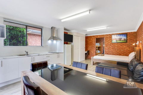 Fossicker Caravan Park - Accommodation Mount Tamborine 1