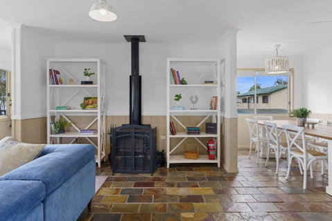 Family Friendly Waterfront Home With Games - Accommodation Mount Tamborine 2