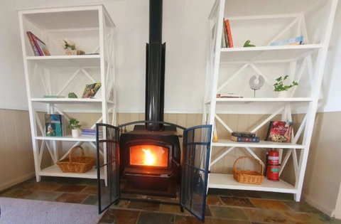 Family Friendly Waterfront Home With Games - Accommodation Mount Tamborine 3