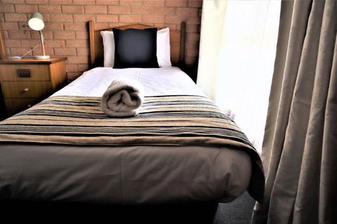 Golden Chain Aalana Motor Inn - Accommodation Mount Tamborine 1