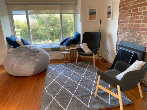 GALWAY COTTAGE - Accommodation Mount Tamborine 1