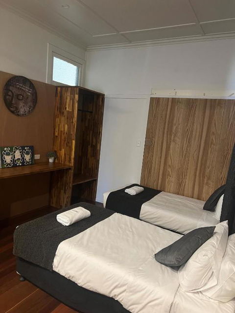 Gin Gin Budget Accommodation - Accommodation Mount Tamborine 2