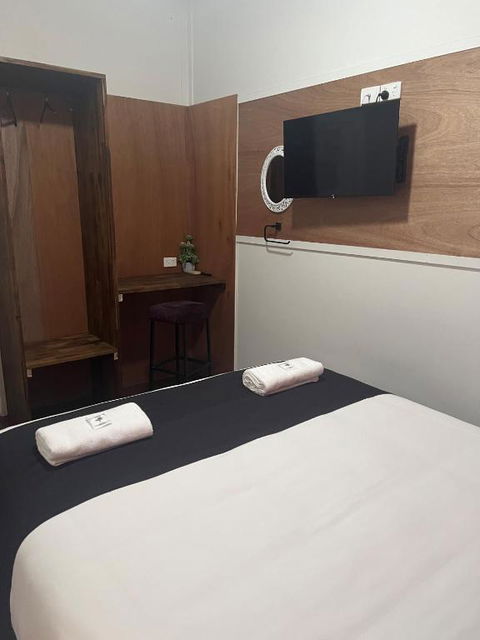 Gin Gin Budget Accommodation - Accommodation Mount Tamborine 4
