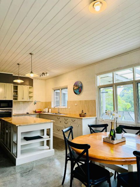 GORGE Chocolates Farmhouse - Accommodation Mount Tamborine 1