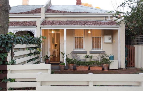Gorgeous Subiaco Cottage - Accommodation Mount Tamborine 0