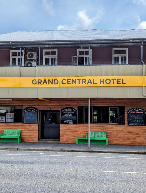 GRAND CENTRAL HOTEL PROSERPINE - Accommodation Mount Tamborine 2