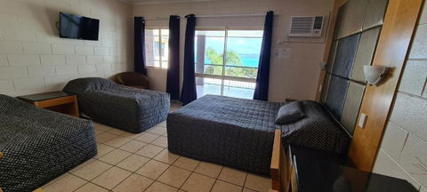 Grand Hotel - Accommodation Mount Tamborine 4