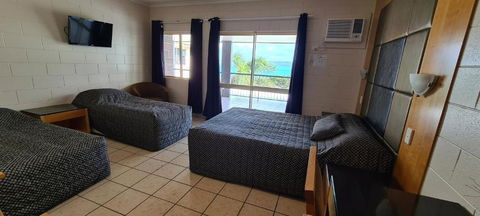 Grand Hotel - Accommodation Mount Tamborine 2
