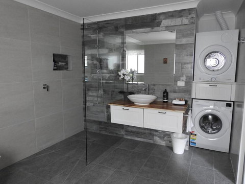 Halls Gap Cottages - Accommodation Mount Tamborine 2