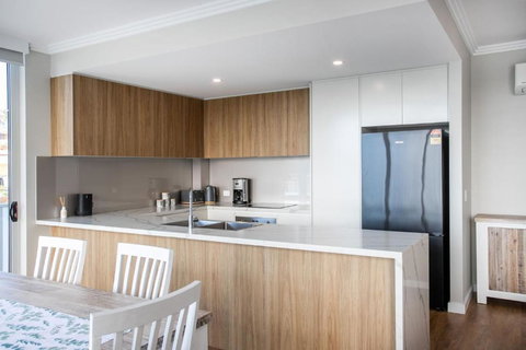 Harbour Sunrise - Accommodation Mount Tamborine 2