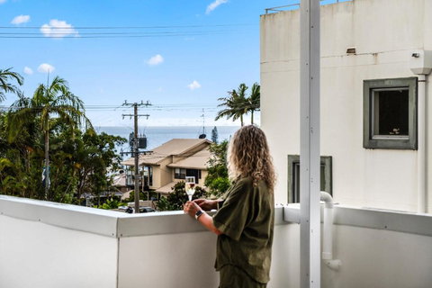 Headland Horizons Rooftop Retreat In Alex - Accommodation Mount Tamborine 2