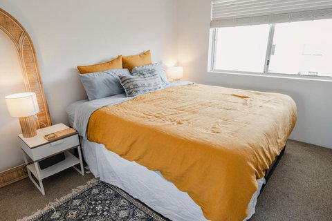 HEART OF BURLEIGH Holiday Villa - Perfect Location With Pools - Accommodation Mount Tamborine 3