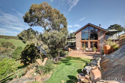 HighRoost Bed & Breakfast Accomodation - Rural Escape - Accommodation Mount Tamborine 0