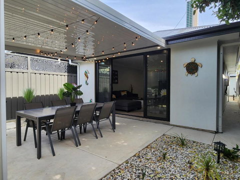 Holiday At The Beach, Spa Bath, King Bed With TV - Accommodation Mount Tamborine 0